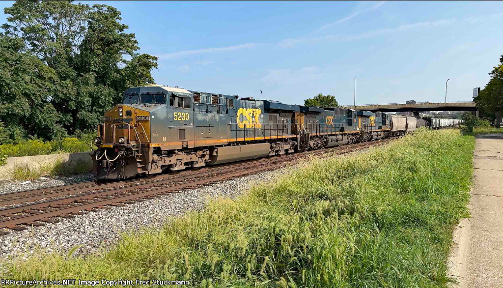 CSX 5230 leads M369.